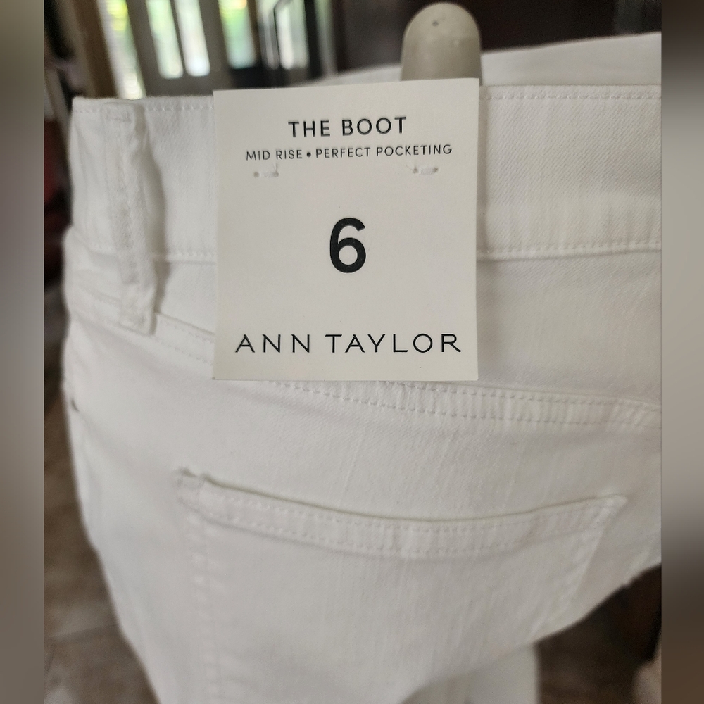 NWT-Ann Taylor White Bootcut Jeans!!๐ฉต๐ - Picture 3 of 10